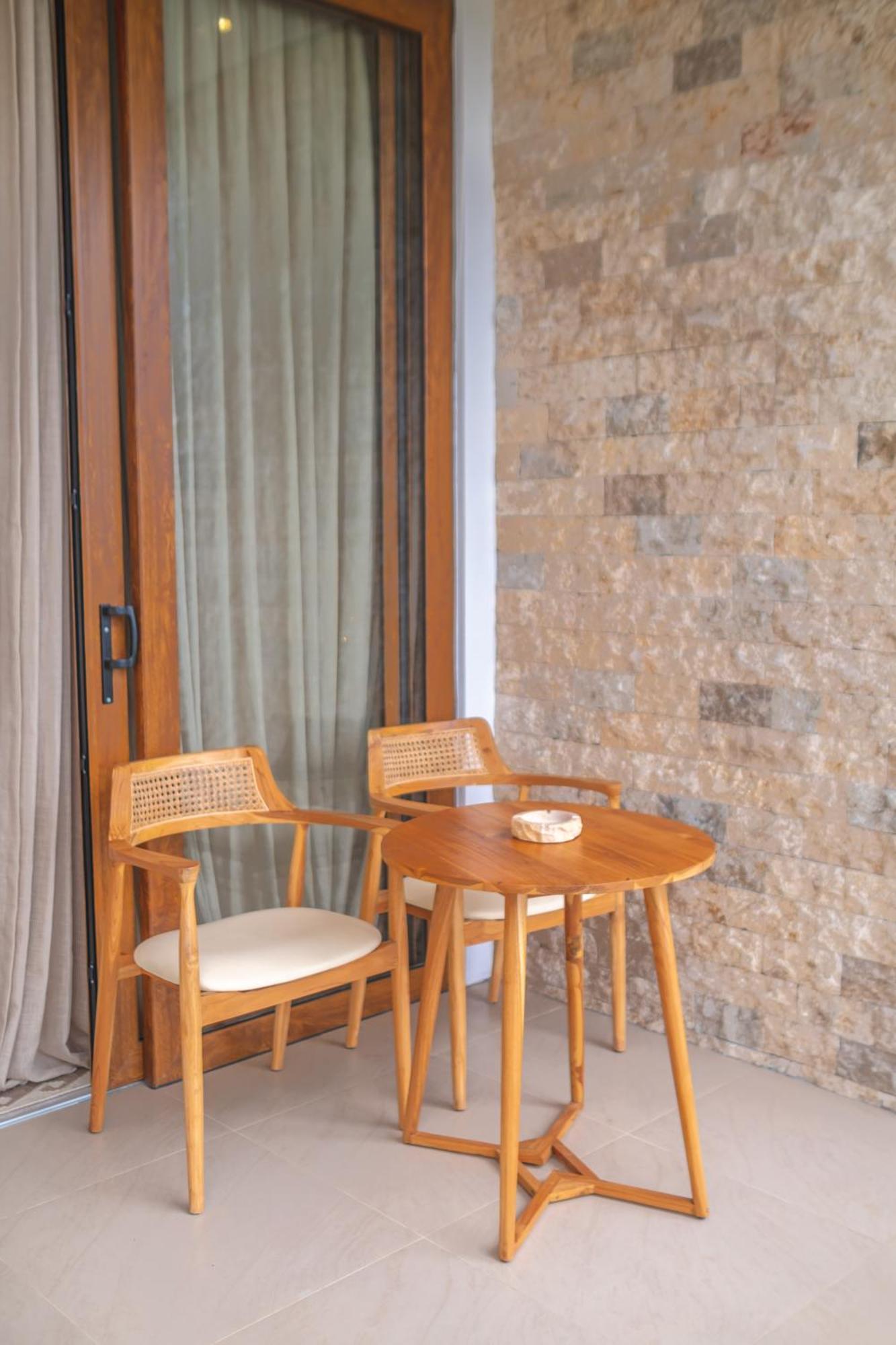 Villa Kaliente Toyapakeh Esterno foto