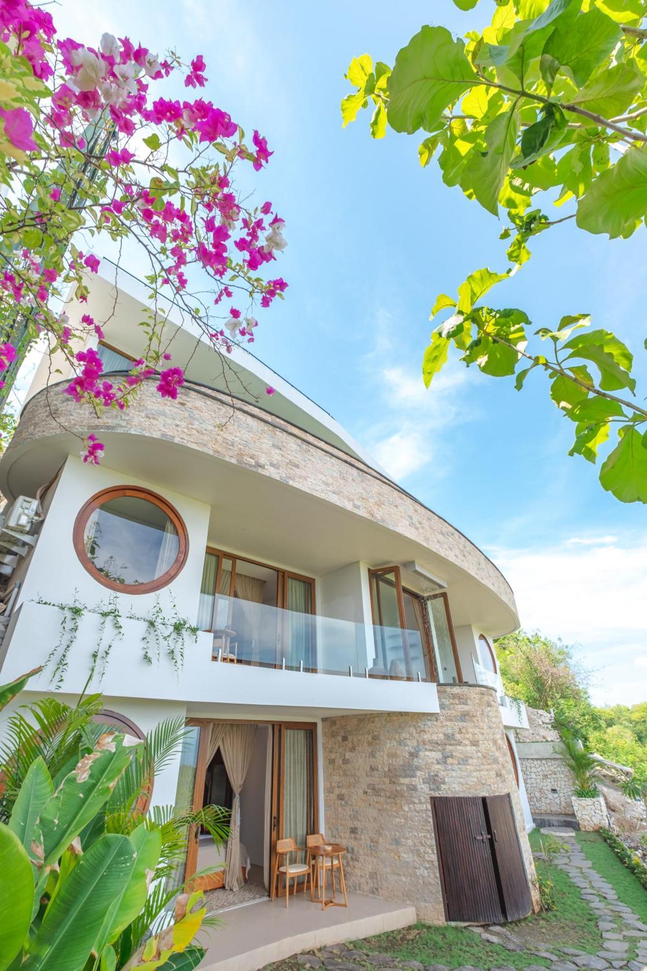 Villa Kaliente Toyapakeh Esterno foto