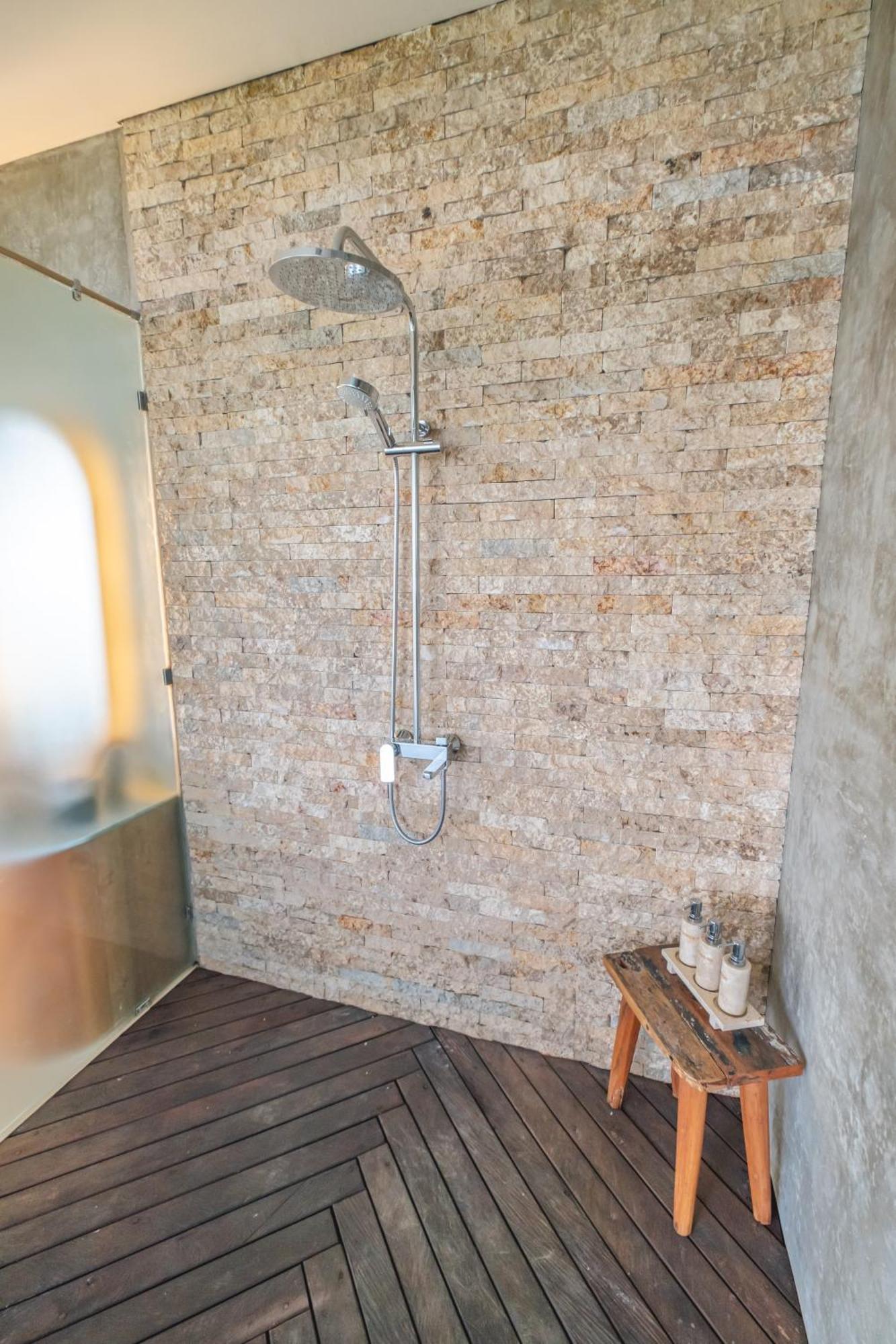 Villa Kaliente Toyapakeh Esterno foto